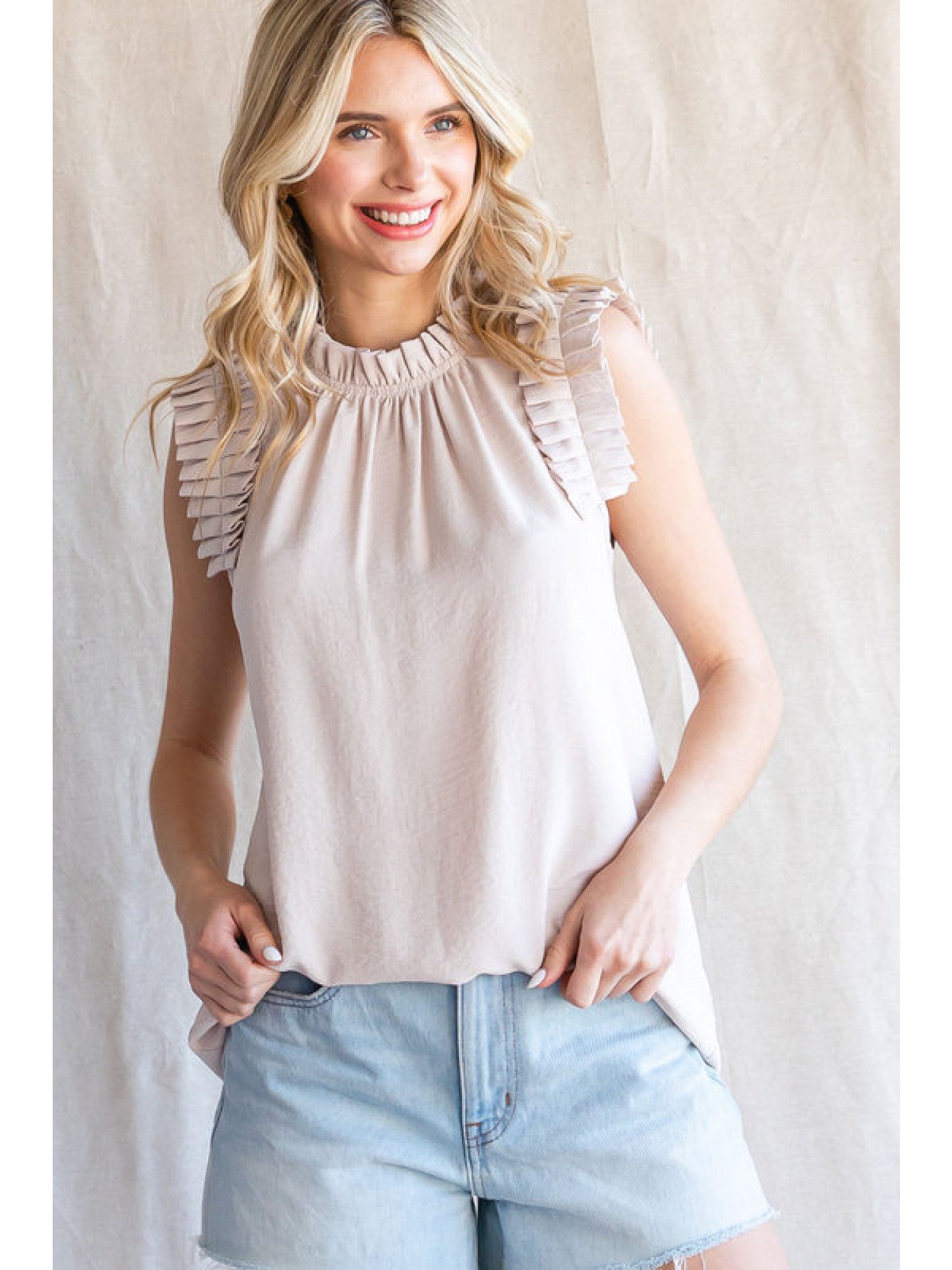 The Frill Top in Oat