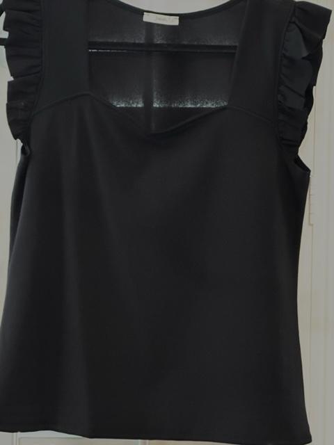 Black Sweetheart Ruffle Top