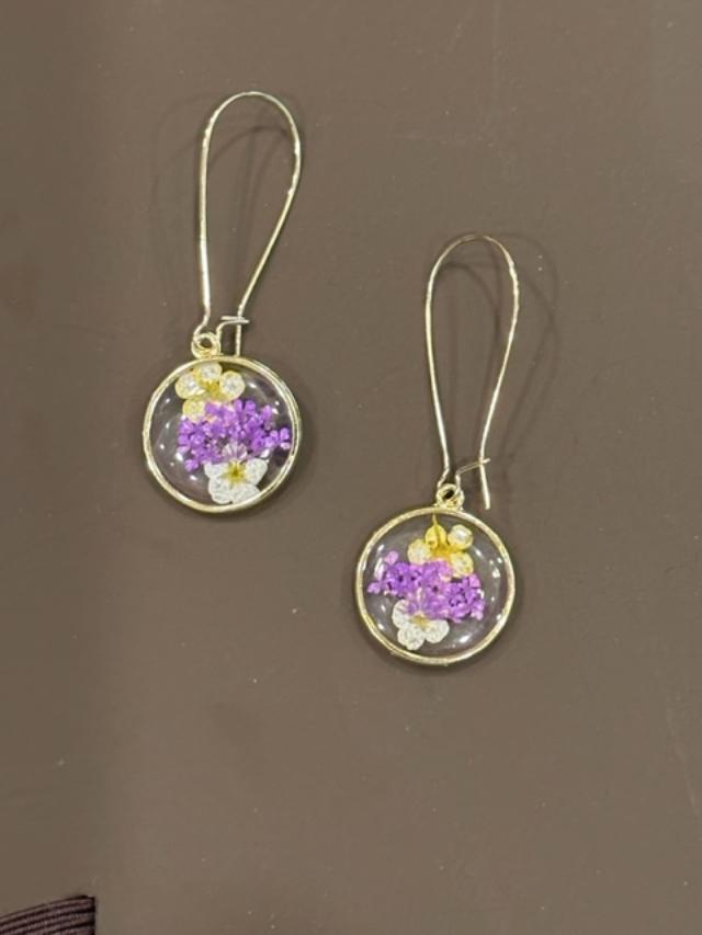 Pressed Disk Flower Earrings