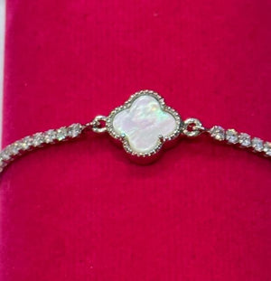 Clover Pearl Rhinestone Bracelet